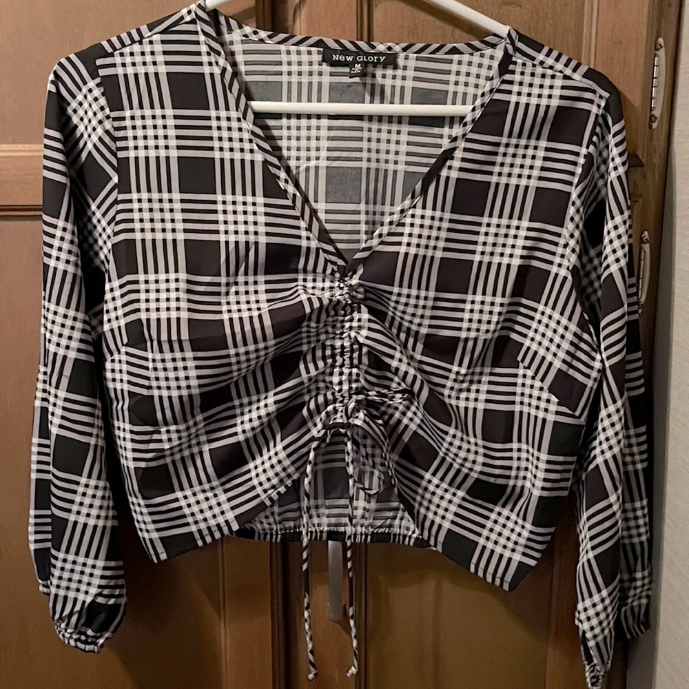 Black and white top